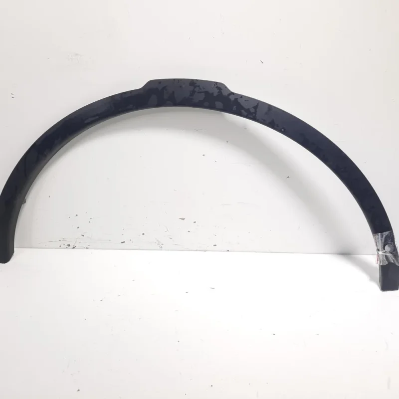 Livrare gratuită Ornament aripa dreapta fata cu loc de senzor parcare, cod HY32-16A074-BE, Land Rover Discovery V (L462) (id:562481)