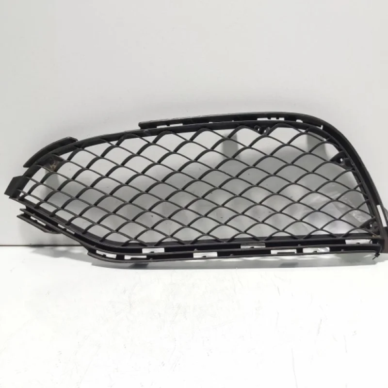 Grila bara fata stanga, cod A2058852723, Mercedes Clasa C (W205) (id:562117) Discount