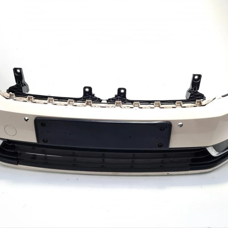 Cumpără acum Bara fata cu loc de senzori si proiectoare, VW Passat (362) (id:557875)