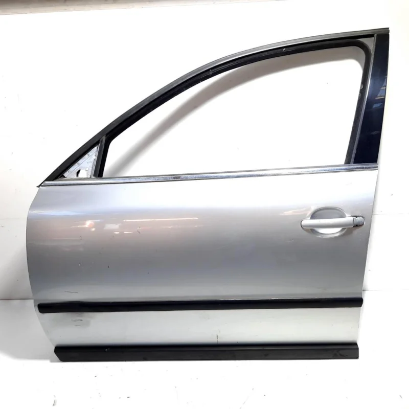 Ultima șansă Usa stanga fata, Vw Passat (3B3) (idi:542045)