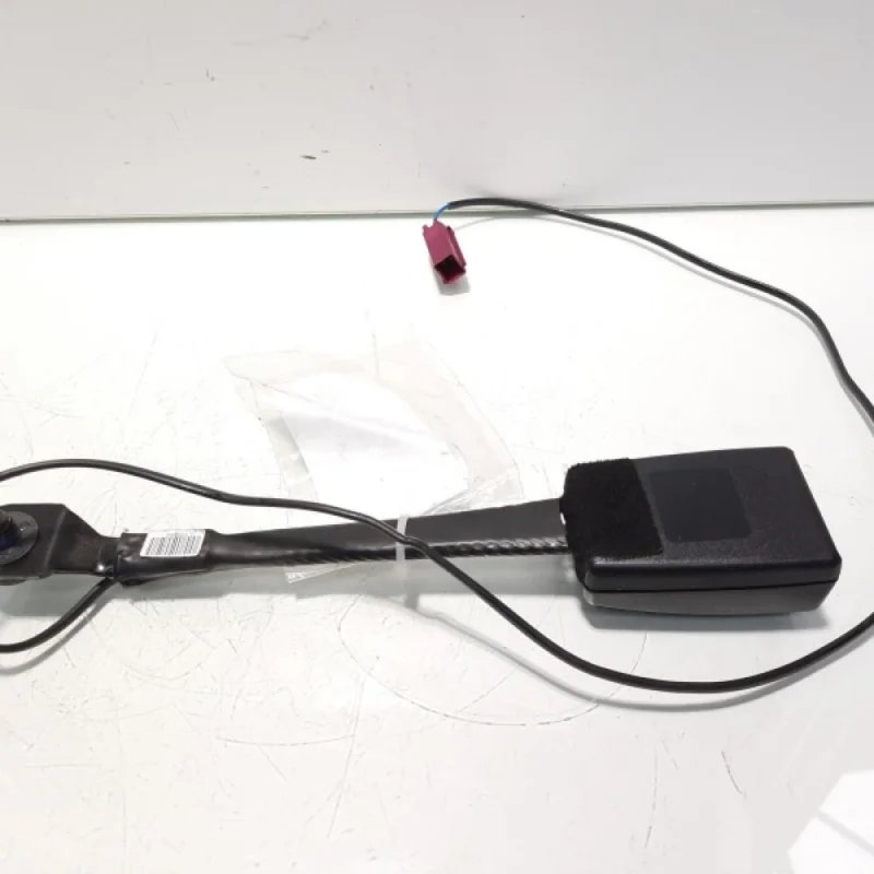 Capsa centura dreapta fata cu fir, cod BM51-61208-ABW, Ford Focus 3 Turnier (id:546780) Lichidare de stoc