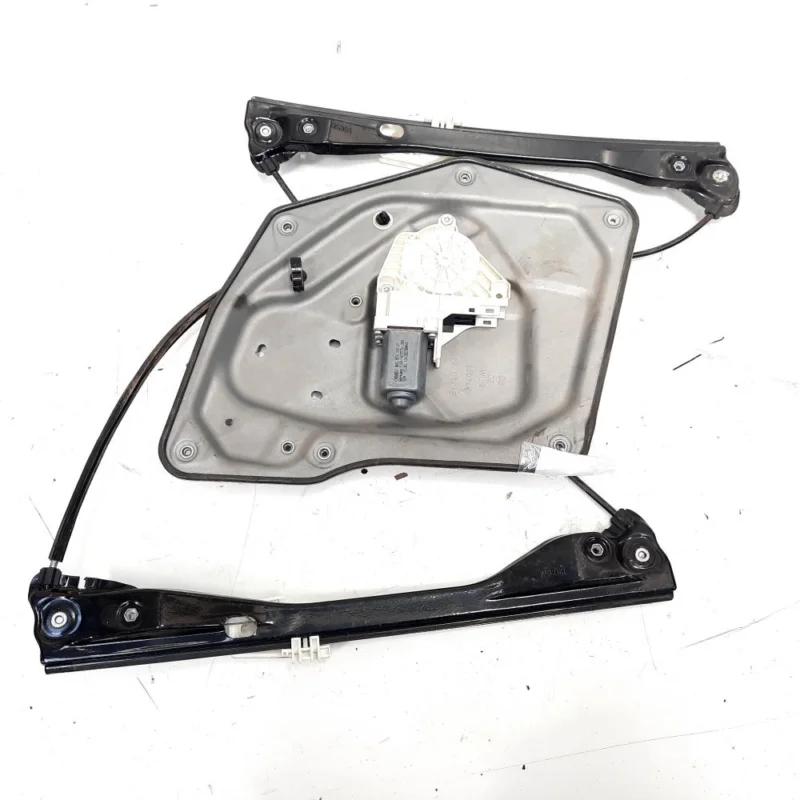 Disponibil imediat Macara cu motoras stanga fata, Skoda Superb II (3T4) (id:540598)