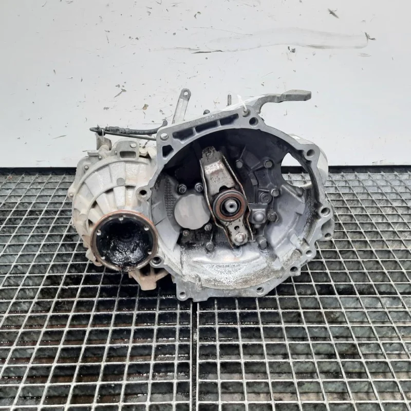 Retur gratuit Cutie viteza manuala cu Start Stop, cod LUB, VW Golf 6 Plus, 1.6 TDI, CAY, 5 vit man (pr:110747)