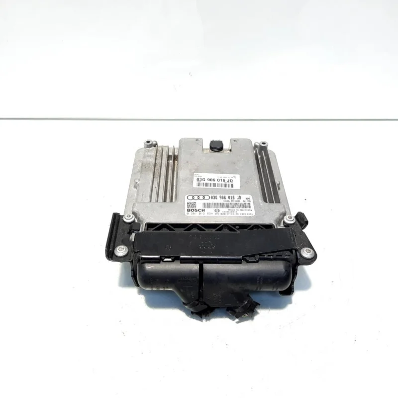 Calculator motor, cod 8E0909557R, Audi A4 Avant (8E5, B6), 2.0 benz, ALT (idi:527105) Mai ieftin
