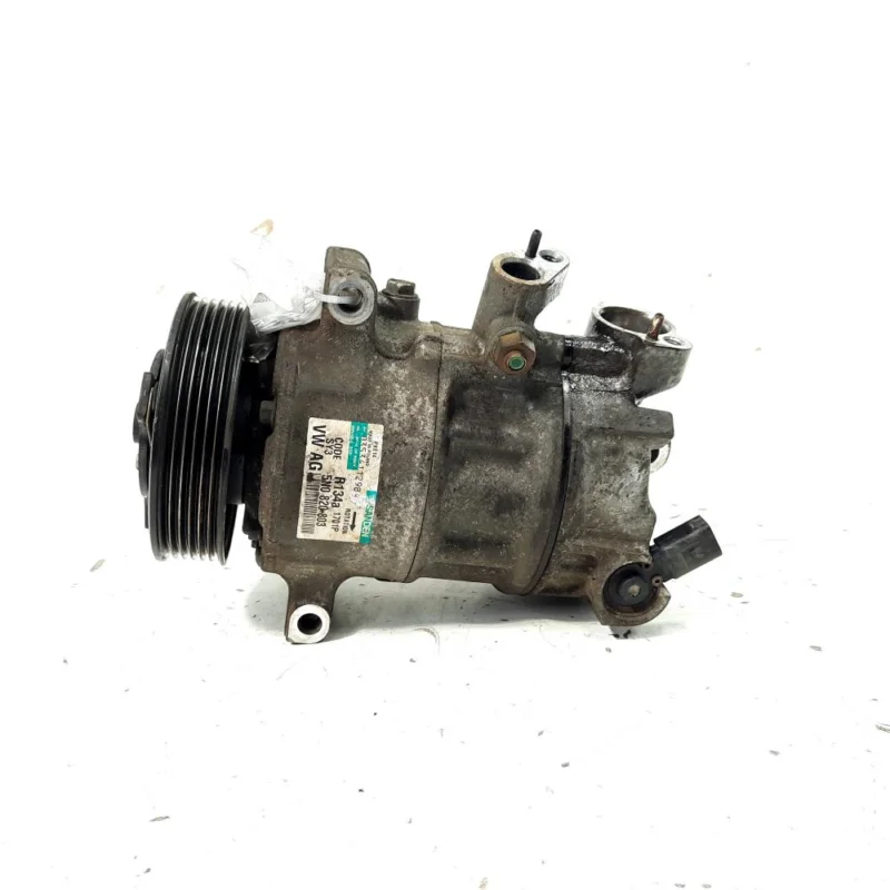Compresor clima, cod 5N0820803, VW Passat (362), 2.0 TDI, CFG (id:527911) Comandă acum