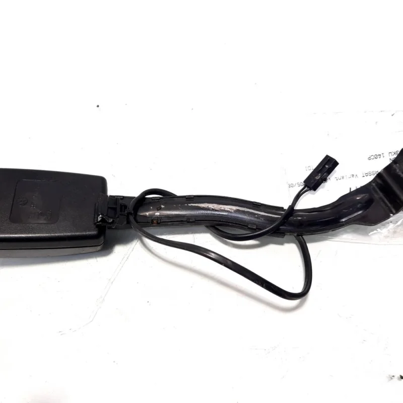Preț promoțional Capsa centura dreapta fata cu fir, cod 3C0857756, Vw Passat Variant (3C5) (id:515477)