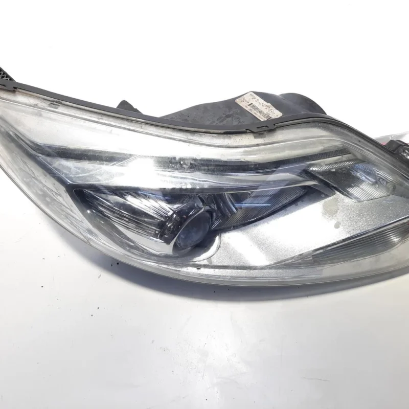 Far dreapta cu xenon, cod BM51-13D154-BG, Ford Focus 3 Vezi acum
