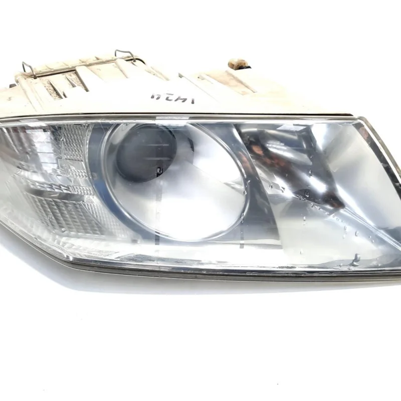 Plată sigură Far dreapta cu lupa, Skoda Octavia 2 Scout (1Z5) (id:510549)