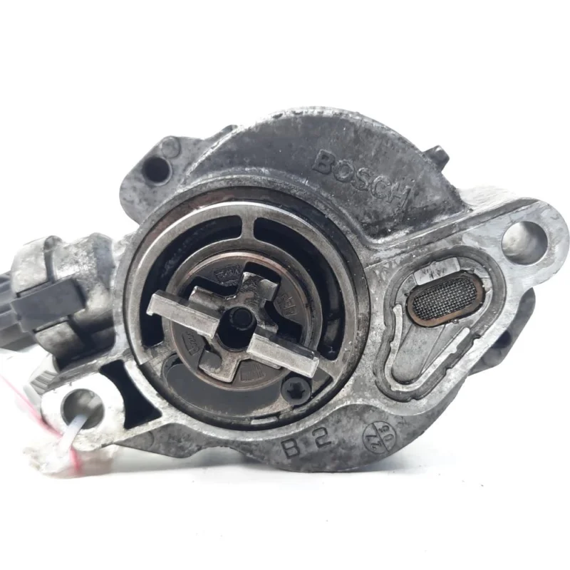 Reducere specială Pompa vacuum Bosch, cod D156-2B, Ford Focus 2 Sedan (DA), 1.6 TDCI, G8DB (idi:490743)