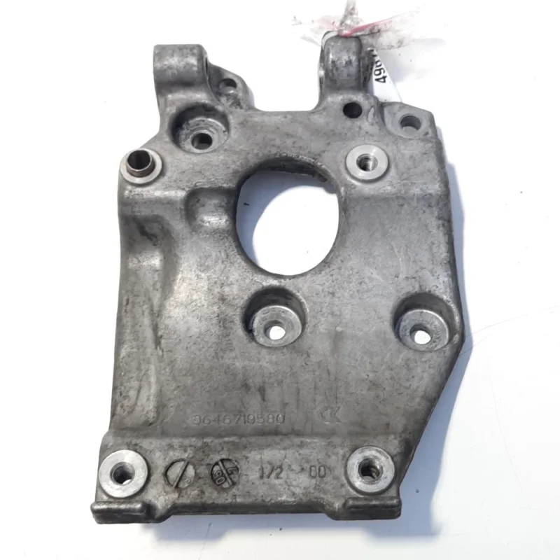 Suport compresor clima, cod 9646719580, Ford Focus 2 (DA) 1.6 TDCI, G8DA (id:490744) Expediere rapidă
