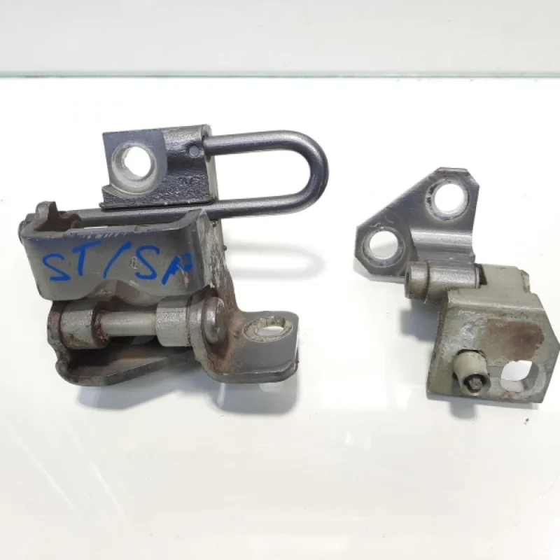 Ofertă Set balamale stanga spate, Vw Golf 6 (5K1) ( id:478533)