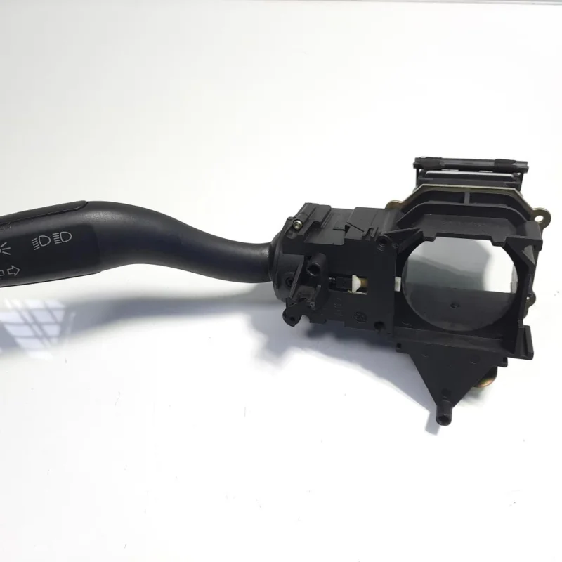 Retur gratuit Maneta semnalizare, cod 4E0953513A, Audi A4 (8EC, B7) (id:189984)