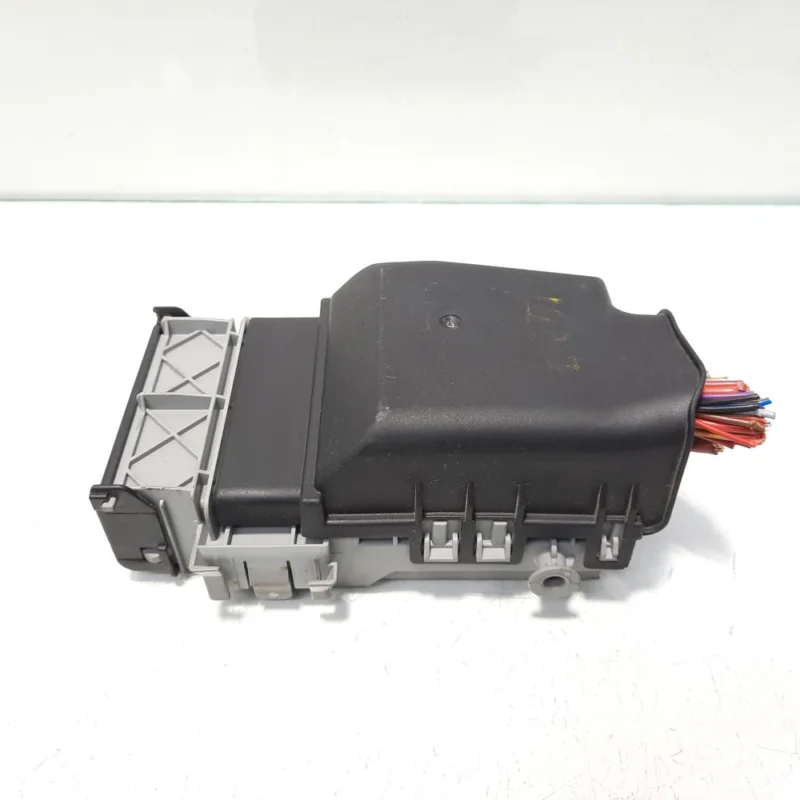 Tablou sigurante, cod GM13222786, Opel Astra J Sedan, 2.0 CDTI, A20DTH (idi:468621) Preferatul clienților