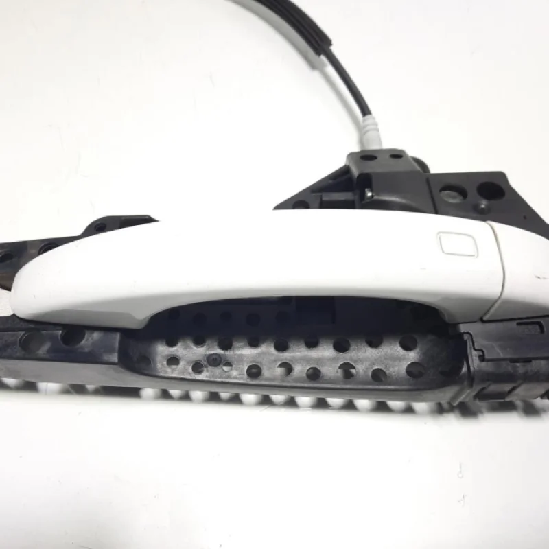 Ofertă Maner dreapta fata, cod 8T0837886A, Audi A5 Sportback (8TA) (id:280429)