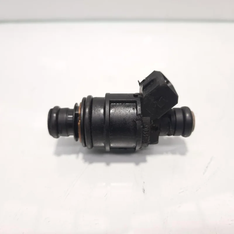 Cumpără acum Injector, cod 90536149, Opel Vectra B Combi (31) 1.8 benzina, Z18XE
