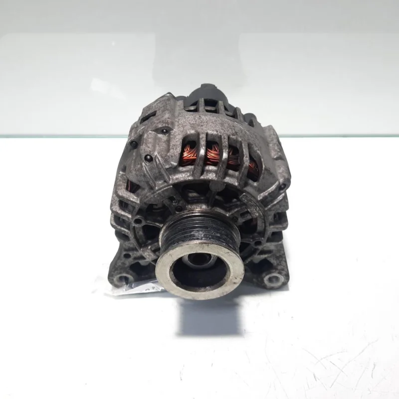 Disponibil imediat Alternator, cod 8200654541, Renault Clio 3, 1.2 benzina, D4F740
