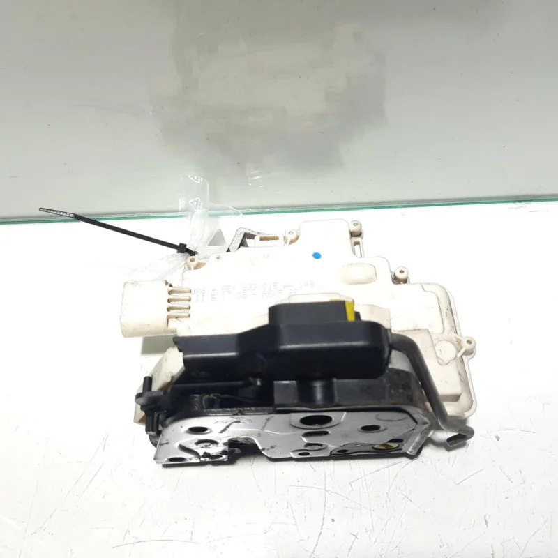 Broasca stanga spate, cod 8E0839015AA, Audi A4 Avant (8ED, B7) (id:459144) Ofertă