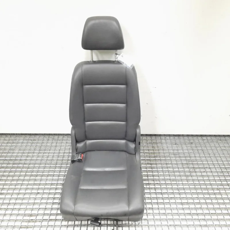 Scaun dreapta spate, Vw Touran (1T1, 1T2) (id:457418) Plată securizată