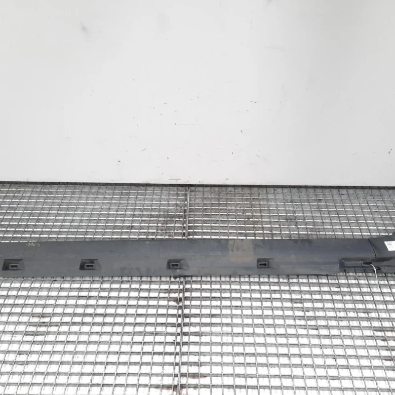 Ornament prag stanga, Vw Passat Variant (3C5) (id:457428) Livrare rapidă