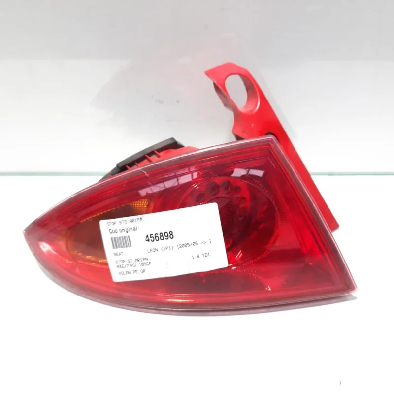 Stop stanga aripa, Seat Leon (1P1) (id:456898) Reducere de preț