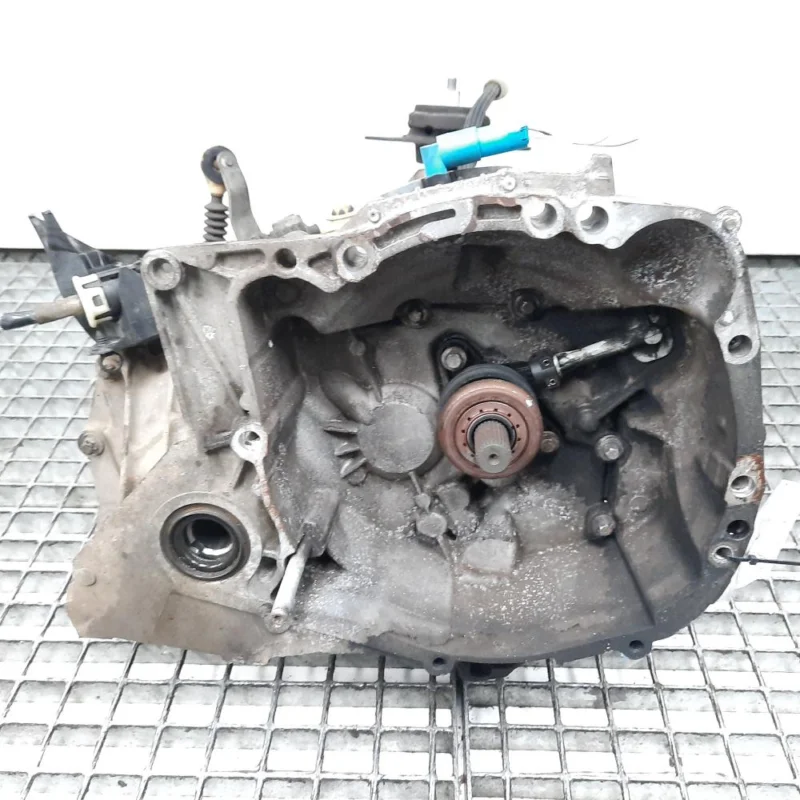 Cutie viteze manuala, cod 8200393571 Renault Clio 2, 5 vit man (id:456521) Disponibil imediat