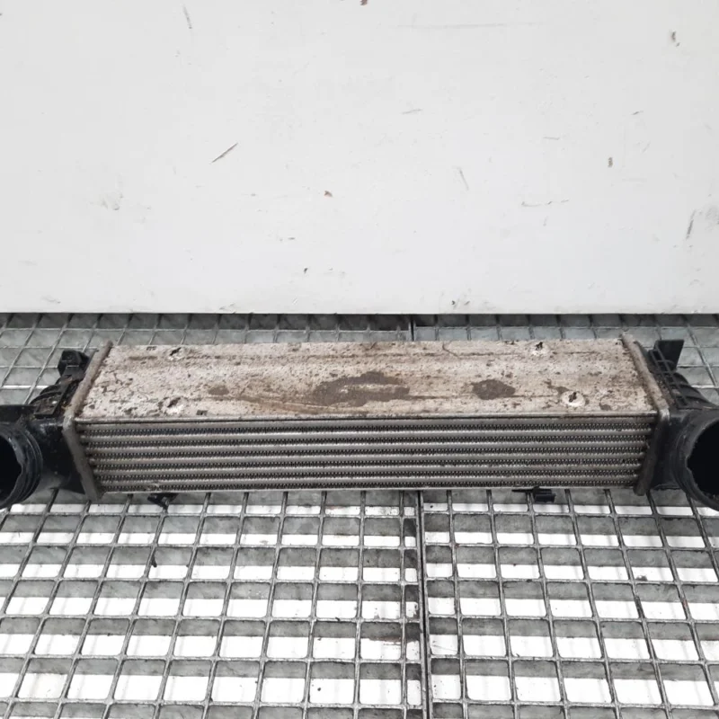 Super ofertă Radiator intercooler, Bmw 3 Touring (E91) 2.0 D, N47D20A (id:455668)