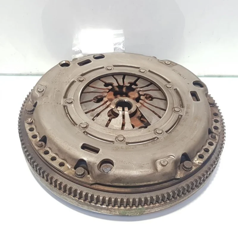 Vezi acum Volanta masa dubla cu placa presiune, Skoda, 1.9 tdi, ATD, 5 vit man (id:404228)