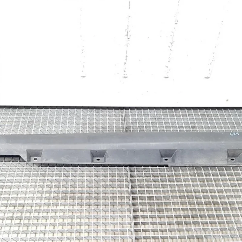 Ornament prag dreapta, Ford Focus 3 Sedan BM51-A1055-A Livrare expres