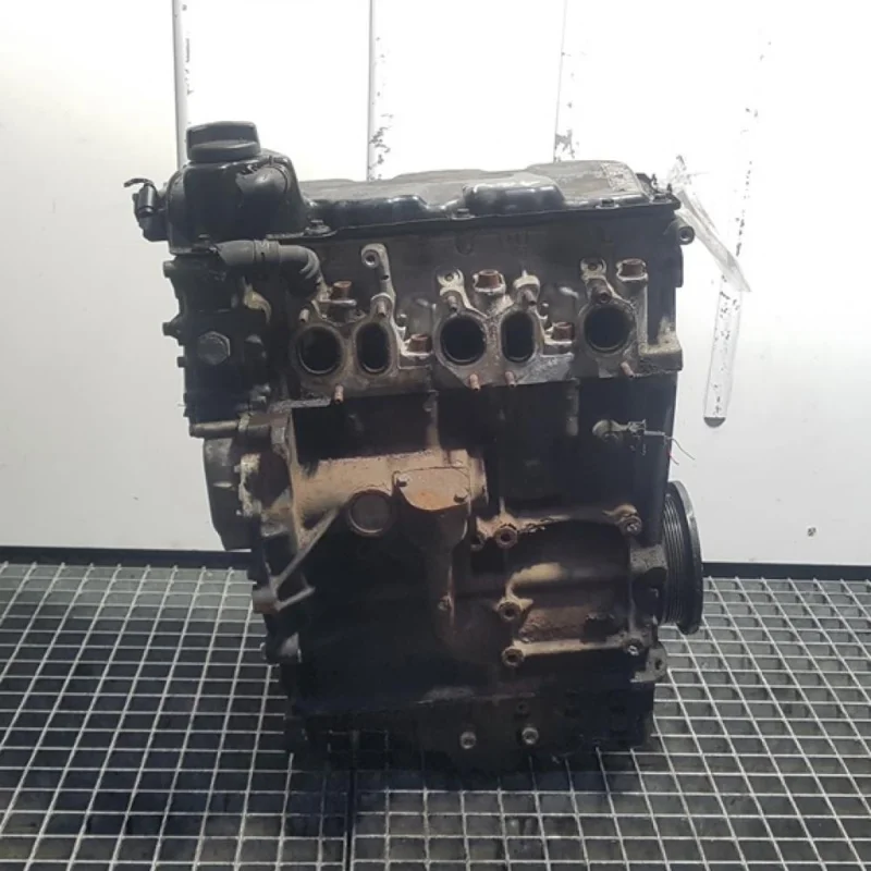 Motor, Seat Toledo 2 (1M2), 2.3 benz, AGZ Reducere de preț