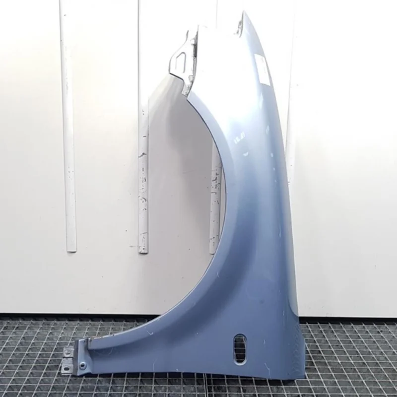 Ofertă exclusivă Aripa stanga fata, Vw Passat Variant (3B5)