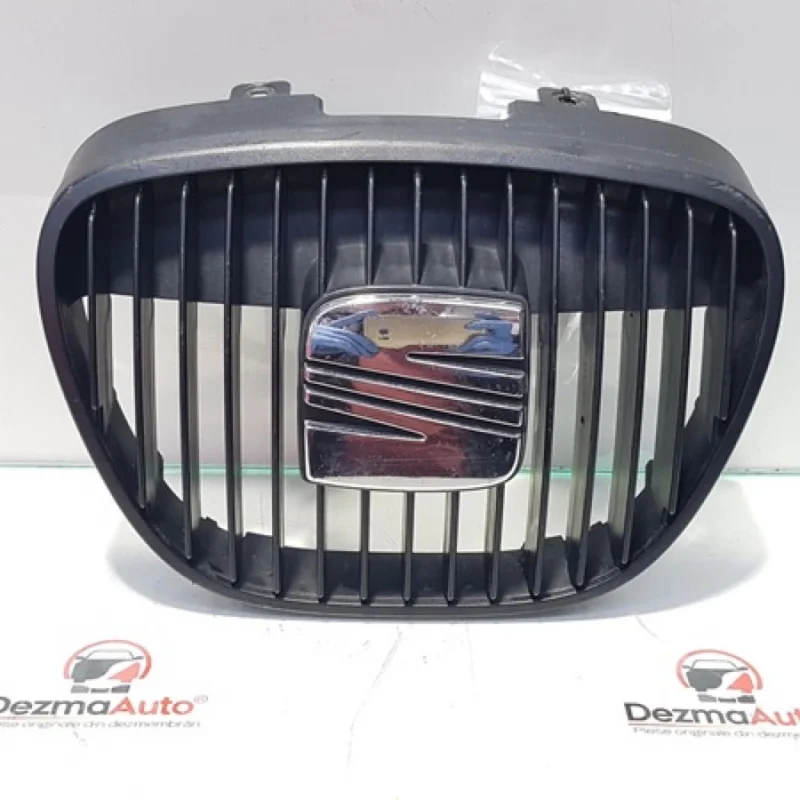 Grila bara fata centrala cu sigla, Seat Ibiza 4 (6L1) cod 6L0853651 (id:361307) Retur ușor