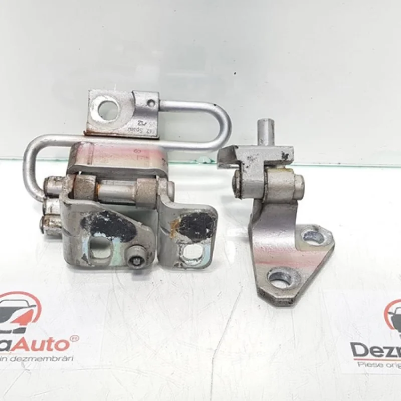 Preț promoțional Set balamale stanga fata, Vw Golf 6 Variant (AJ5) (id:360717)