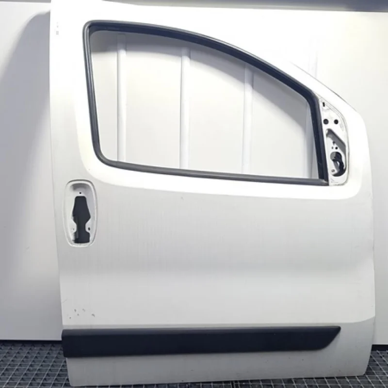 Reducere de preț Usa dreapta fata, Peugeot Bipper (AA) (id:360179)