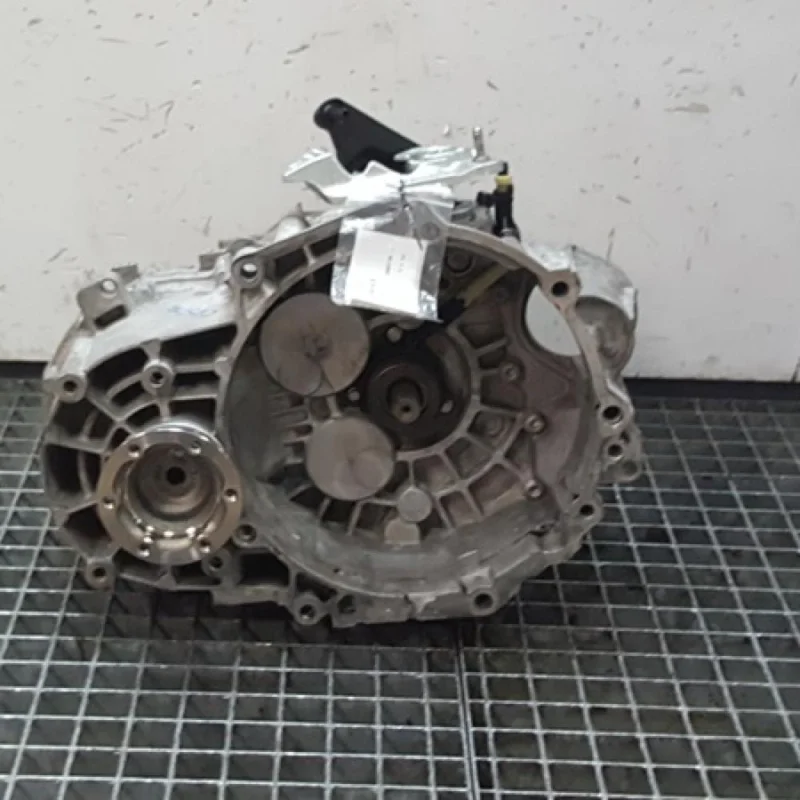 Cutie viteze manuala cu Start-Stop, NFZ, Vw Tiguan (5N) 2.0tdi (pr:110747) Ofertă de sezon